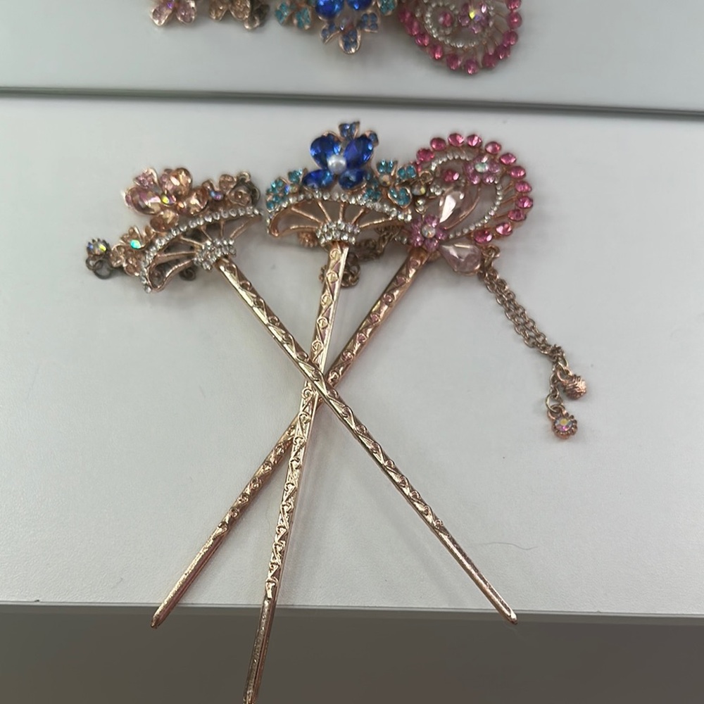 Elegant Crystal Hair Pins Set